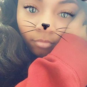 Meet your Posher, Shakeira